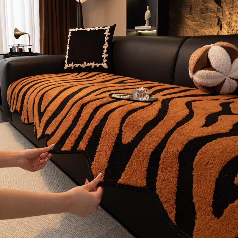 Non-Slip Couch Cover Plush Universal Irregularity Sofa Cushion European Style Retro New Prevent Cat Scratching Sofa Covers