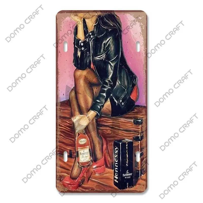 Whiskey Poster Metallblech Logo Whiskey Mädchen Weinglas Retro Metallschild Bar Club Bar Wohnzimmer Heimwanddekoration