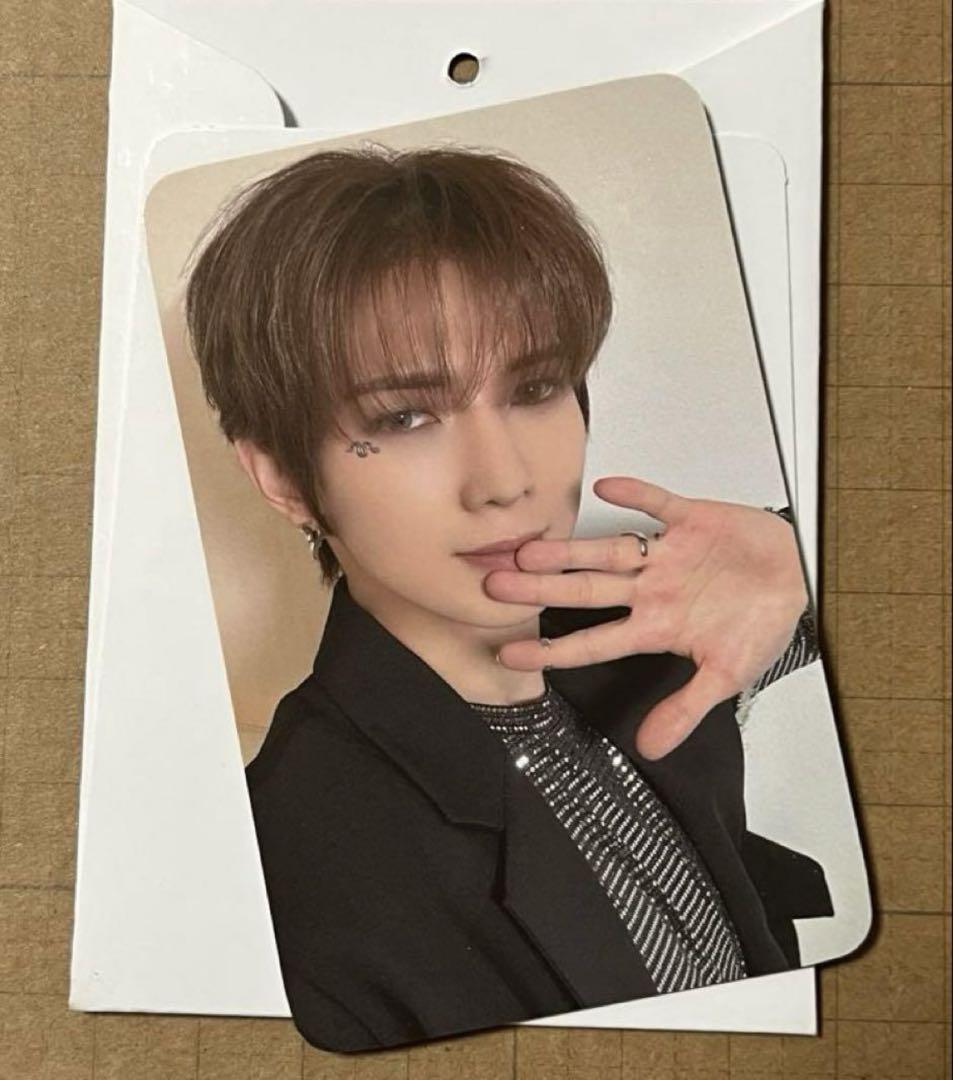 

[Б/У] Подушка для шеи ATEEZ GOLDEN HOUR Pop-up MITO Yeosang