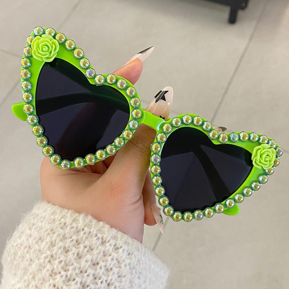 

Bachelorette Party Bride Sunglasses Pearl Rose Heart Shaped Sun Glasses for Women Bridesmaid Bride Photo Tools Party Eyewear зелений