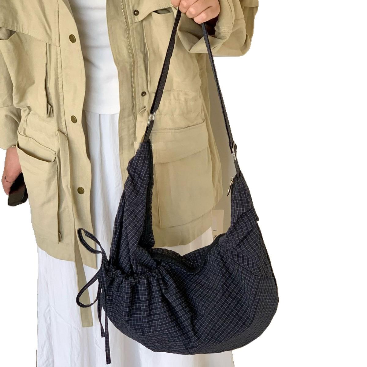 

Crossbody Bag, Laid-back Style, Large Capacity, Single Shoulder Bag, Fashionable for Daily Commuting, Checkered Bag чёрный/синий
