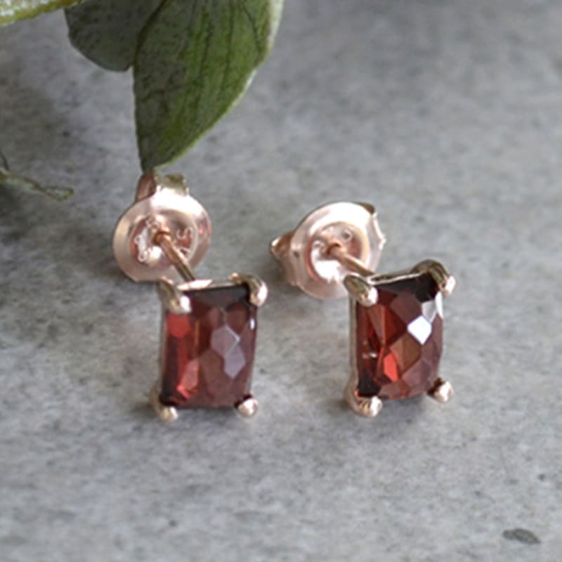 martha in the garret garnet.576 e