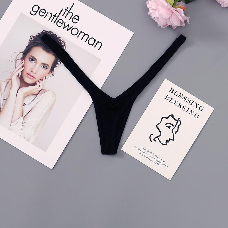 Sexy Deep-V-Tanga: Damen-T-Hose im Stil 'Pure Desire'