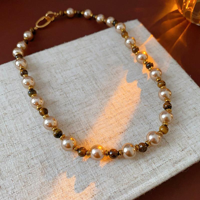 Color-matched Sequin Clasp Necklace, Retro and Luxurious, High-end Style, Sweater Chain, Suitable for Autumn and Winter, Niche Product