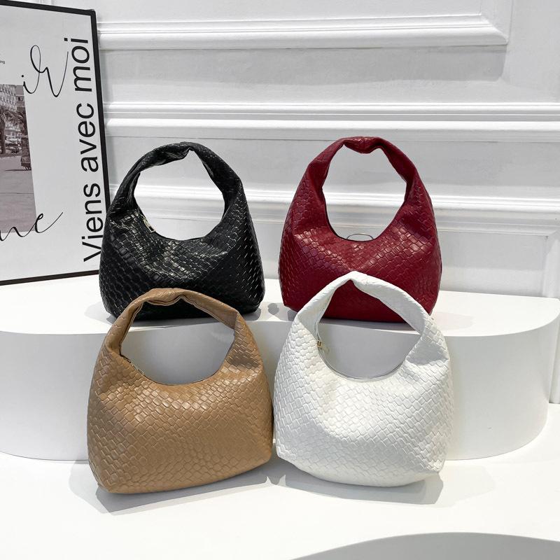 Fashion Trendy Woven Commuting Minimalist Tote Shoulder Bag Niche Design Underarm Shoulder Bag Large Capacity Shoulder Bag 2024