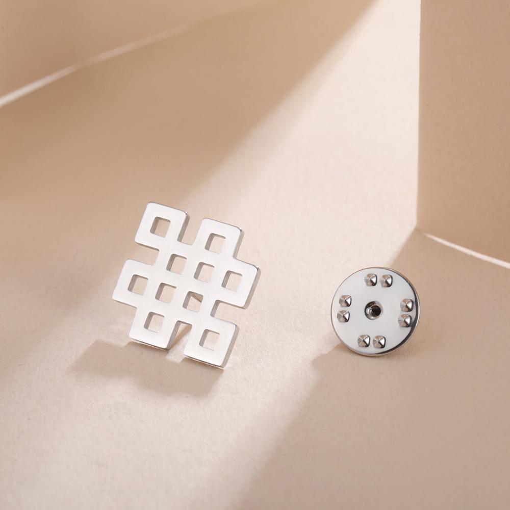Dawapara Vintage Endless Knot Symbol Brooches Good Luck Chinese Knot Brooch Lapel Pin Stainless Steel Accessories