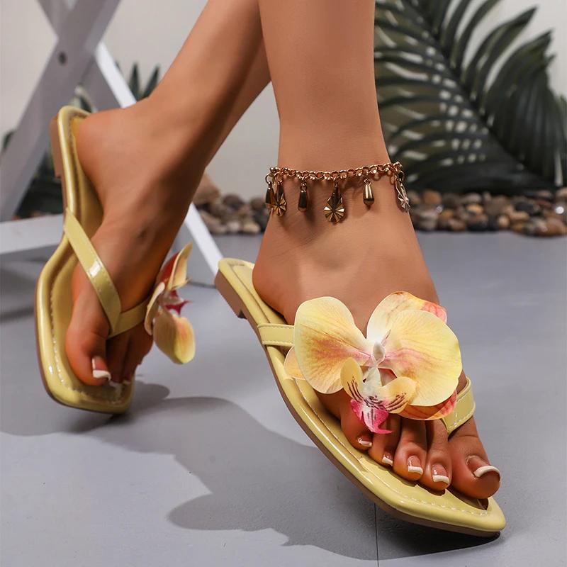 Fashion Clip Toe Flower Decor Summer Slippers for Women White Comfort Non Slip Beach Flip Flops Woman Fashion Square Toe Flat Sandals