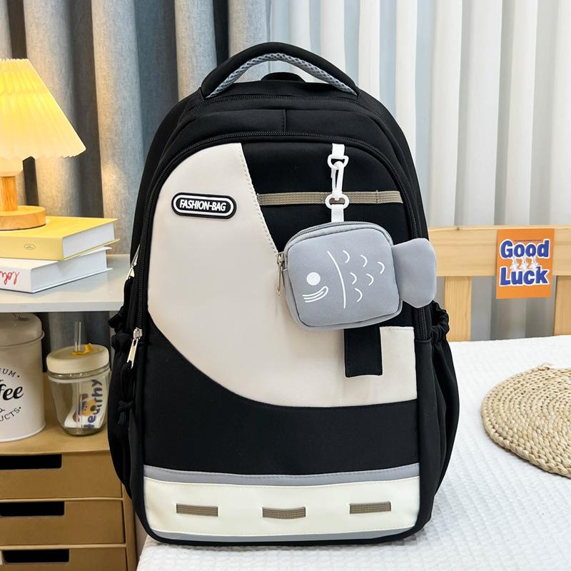 

New high-value, fresh and sweet contrasting backpack, lightweight and large-capacity backpack for junior high school students