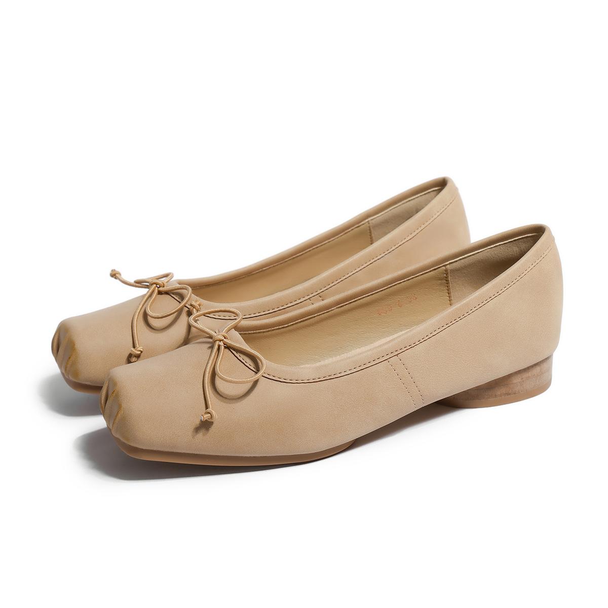 

Leather Ballet Shoes Women s Light Mouth Bow French Pig Nose Polish Single Shoes Thick Heel Retro Mary Jane 40