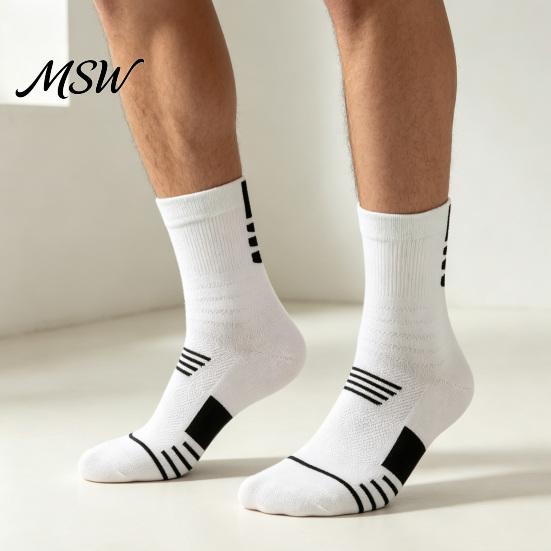 Outdoor Training Socks 1 Pair Men's Crew Socks, Moisture Wicking Athletic Running for Exercise Soft Workout Casual Thin Sports Gym Comfortable