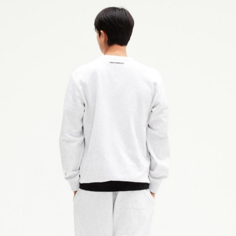 New Balance Long Sleeve Tee Eqs Nbnce11013 16 Uni Essential Small Logo Sweatshirt  Sta