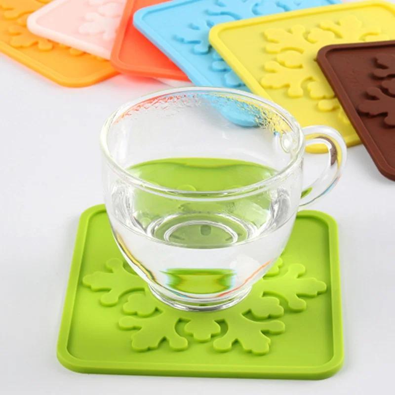 

Square Silicone Coasters Non-slip High Temperature Resistant Waterproof Coaster Placemats Home and Decoration Kitchen Utensils