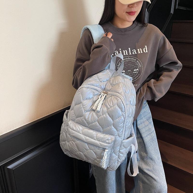 Simple Design Quilted Backpack Casual Daily Backpack for Women Lightweight Classic Style Ideal for School Travel Commute and Fashion Outfits