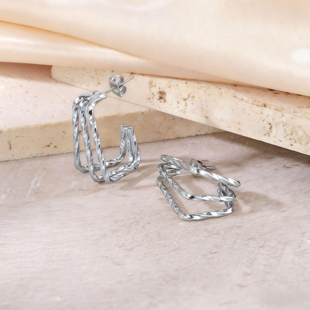 European & American Retro Geometric Hoop Earrings in Titanium Steel with 18K Texture - High-End Niche Design, Trendy Style for Women