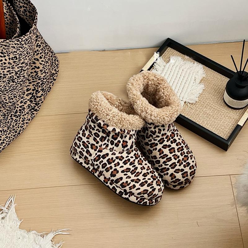 Schneestiefel aus Leder mit Leopardenmuster für Damen im Jahr 2025 sind sehr gutaussehend. Im Winter ist Samt warm, kältebeständig und frostschutzmittel