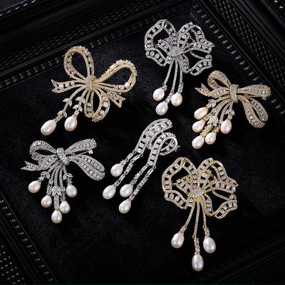Broches et bijoux de corps
