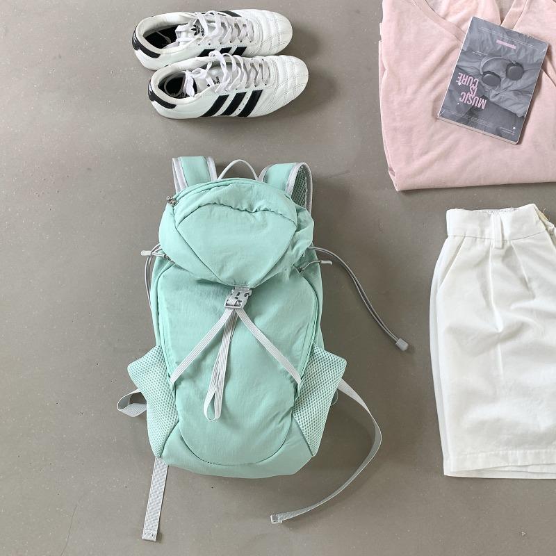 New Outdoor Hiking Hiking Bag Large Capacity Lightweight Nylon Backpack Casual Versatile Camping Travel Bag