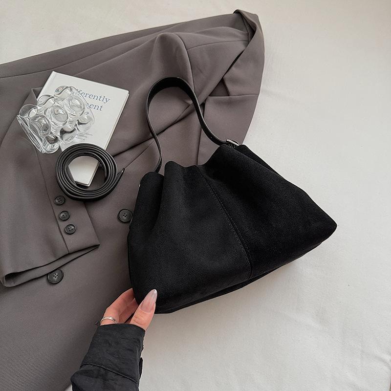 

Frosted fashion niche retro suede shoulder bag women s bag large capacity autumn and winter handbag commuter armpit bag