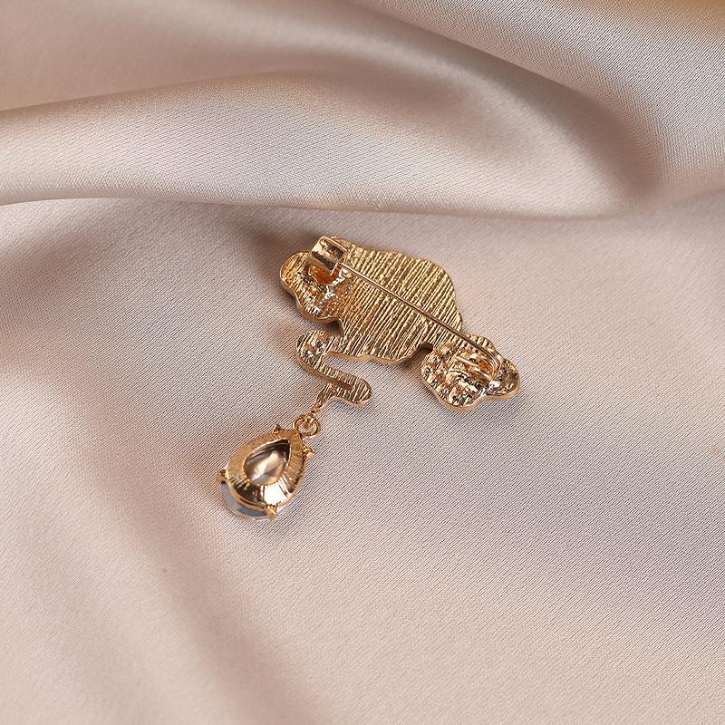 Chinese-style Cloud Pattern Diamond-encrusted Brooch for Women, A Light and Luxurious Water Drop Brooch