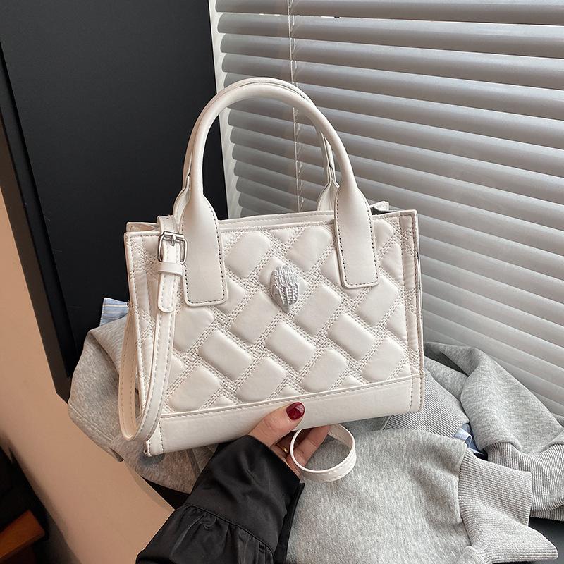 New high-end bag Snakehead embroidery thread killer bag portable shoulder women's bag