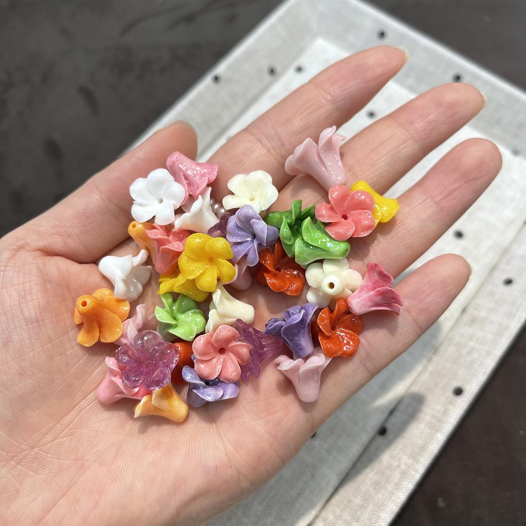 20Pcs Shell Powder Carved Trumpet Flower Beads 11x14mm Through Hole Loose Spacer Beads Mixed Color for DIY Bracelet Necklace Jewelry Making Supplies