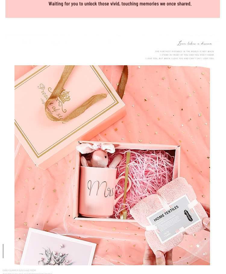 Creative Souvenir Mug Gift Box - Elegant Wedding & Bridesmaid Heartfelt Return Gift