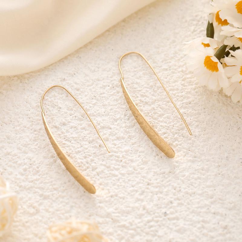 Luxury Metal Smooth Long Hook Earrings for Women Minimalist Gold Copper Color Leaf Geometric Earrings Party Zircon Accessories
