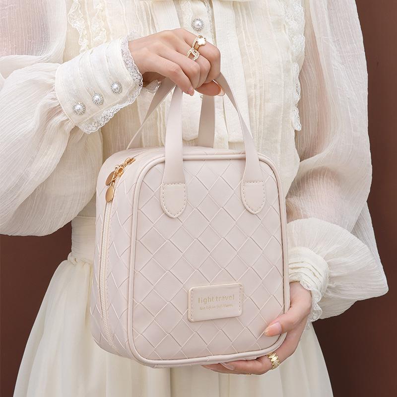 PU Handheld Woven Large Capacity Makeup & Lipstick Travel Bag