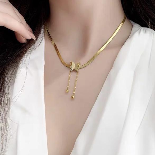 Titanstahl, europäische und amerikanische grenzüberschreitende dreidimensionale kratzende Schmetterlingshalskette