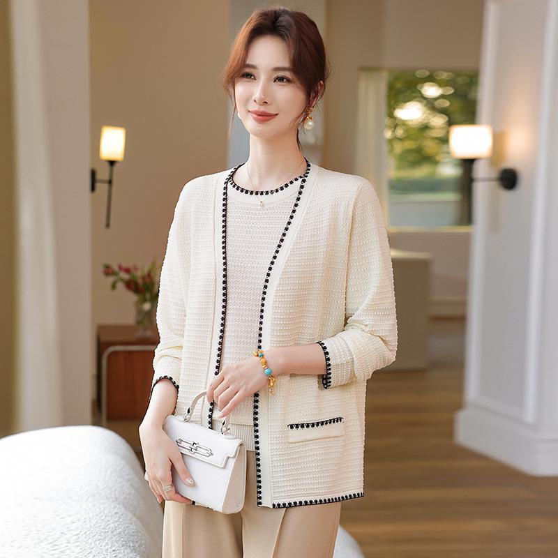 

Chic Spring Two-Piece Knit Cardigan & Short Sleeve Set for Mature Women 110