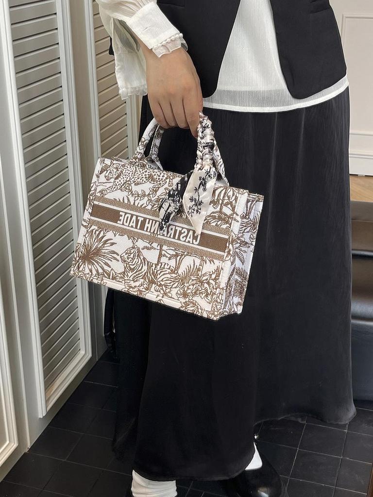 2025 Women's Large Capacity Fashion Tote: Simple Print Handbag & Souvenir Shopping Bag