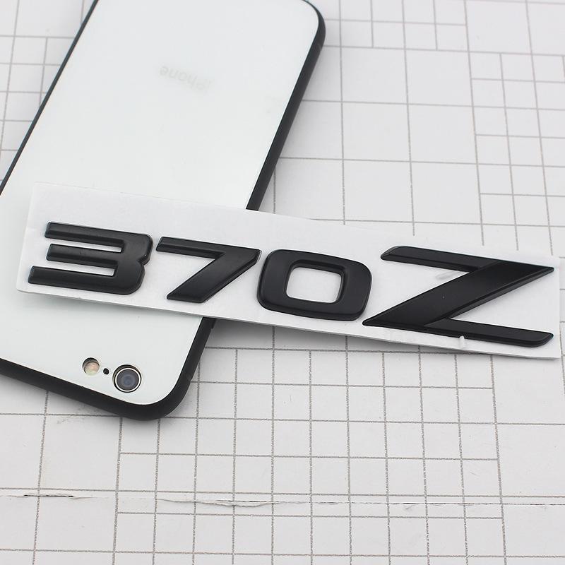 350Z Metallkarosserie 370Z Heckkiste mit Z Heckkisten-Logo gekennzeichnet, und Z 350Z Modifikation an der Seitentür angebracht