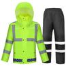 Set Impermeabile e Pantaloni Riflettenti 150D: Spalle scoperte, Spessore maggiorato, Protezione integrale per lavori gravosi e sotto la pioggia battente.