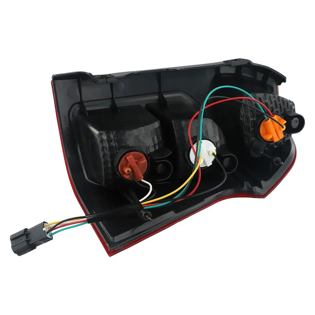 Ansamblu lămpi spate auto Seturi de faruri spate stânga spate pentru Ssangyong Actyon Sports 2012-2017 Lămpi de frână auto Lămpi spate de înlocuire