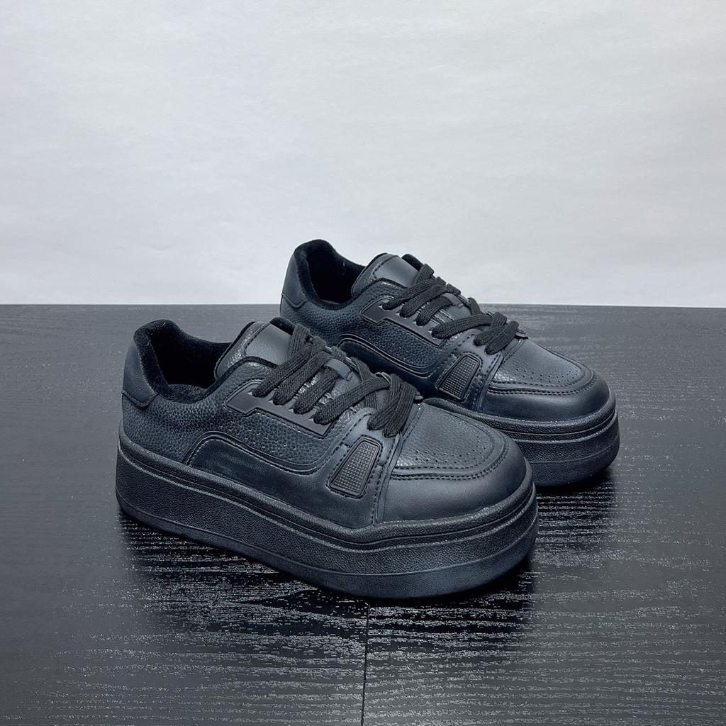 Thin velvet little white shoes women's winter leather thick baseplate shoes new versatile velvet sports and leisure shoes