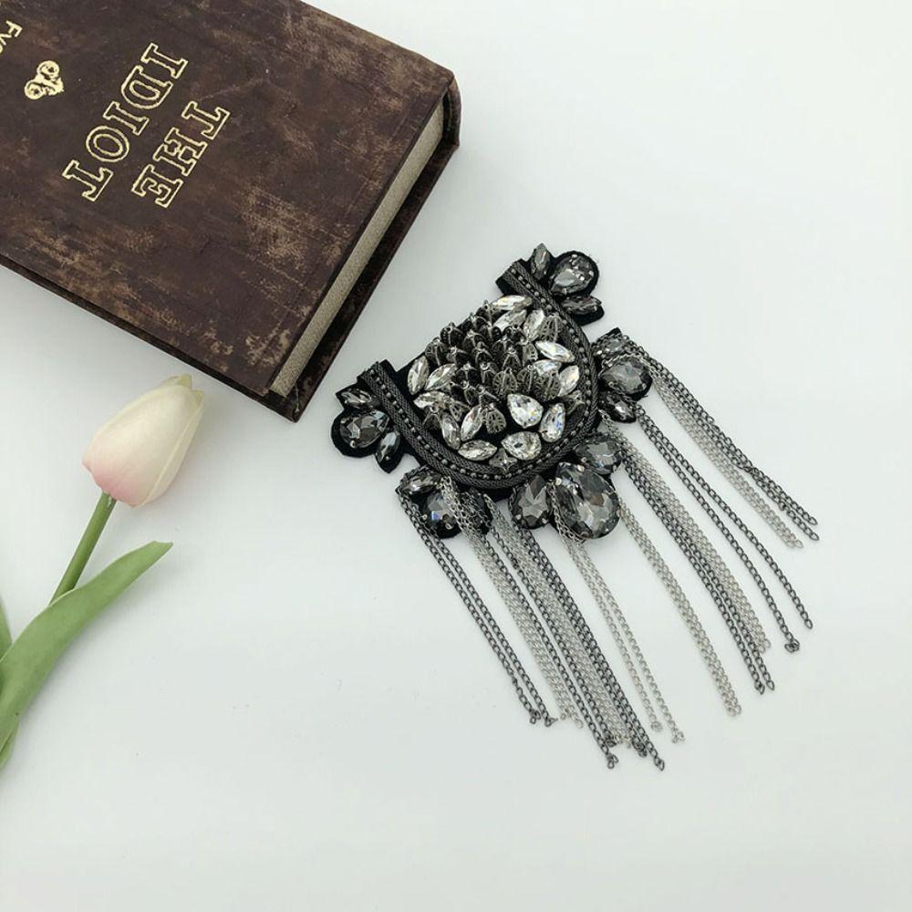 Cool Tassel Chain Epaulette Skull Jacket Vintage Brooch Exquisite Brooch Shoulder Board Party