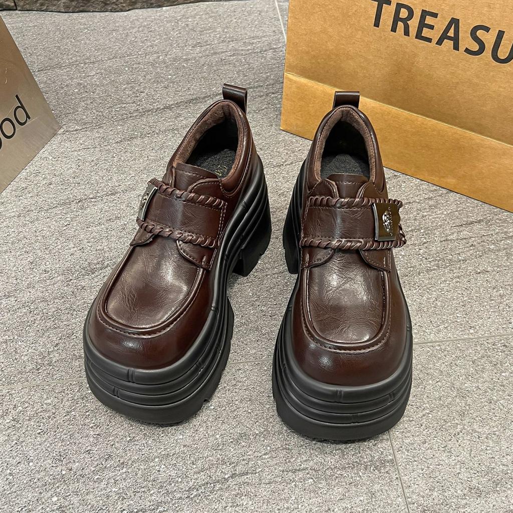Black platform loafers women's 2025 new autumn and winter women's shoes with one pedal, small leather shoes are beautiful and not tired, single shoes
