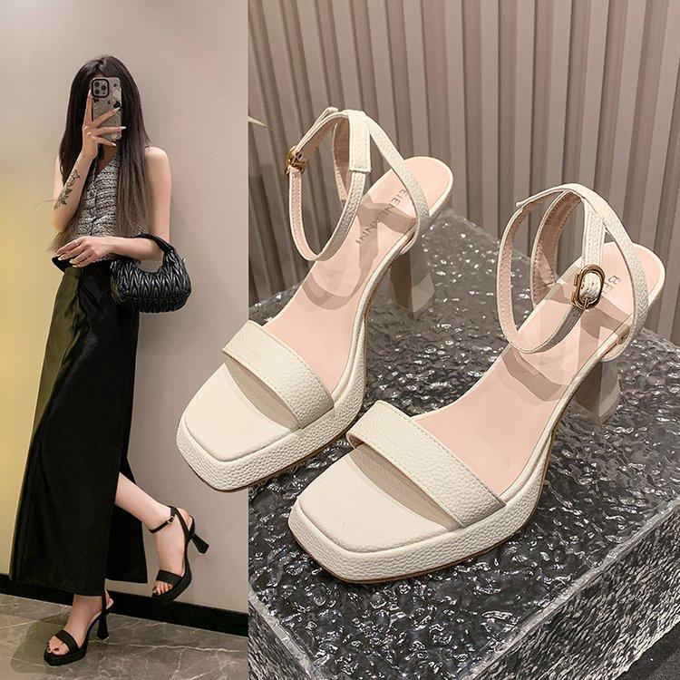 Fashion Outside Sandals Fashion Womens Shoes 2025 Summer Heels  Luxury Girls New Block Clogs Comfort Scandals Female Sandal Fashion Wome