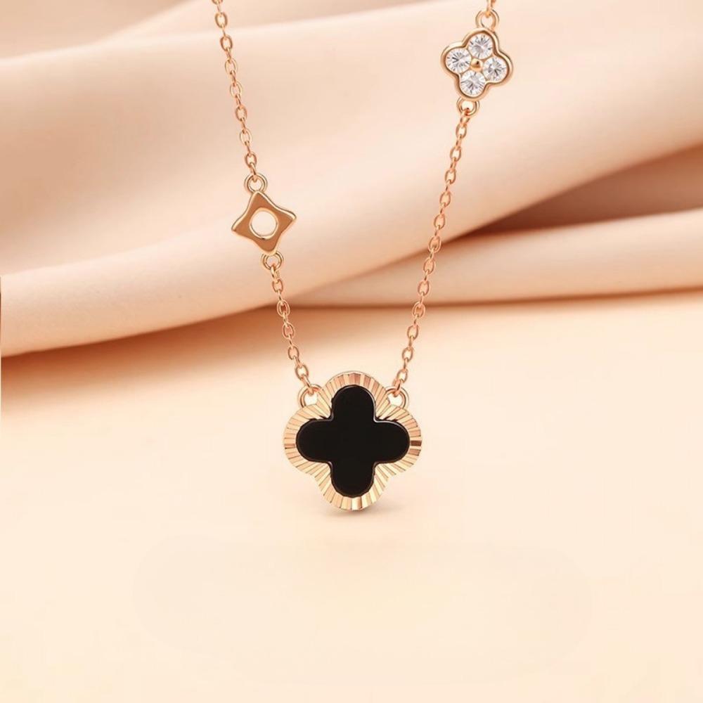 

Four-leaf Clover Necklace New Style Luxurious Pendant Clavicle Chain A Great Birthday Gift for Your Girlfriend розового золота