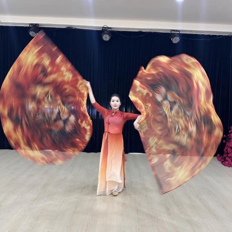 Grandi Stendardi di Culto da 140 Cm con Aste Flessibili Bandiera di Culto Fuoco e Leoni per Servizi Religiosi e Spettacoli Artistici