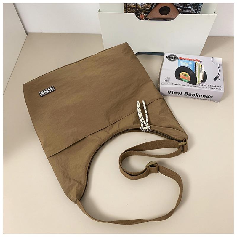 

Bag women s new bag, high-end design, fashion trend, large-capacity commuting shoulder messenger bag