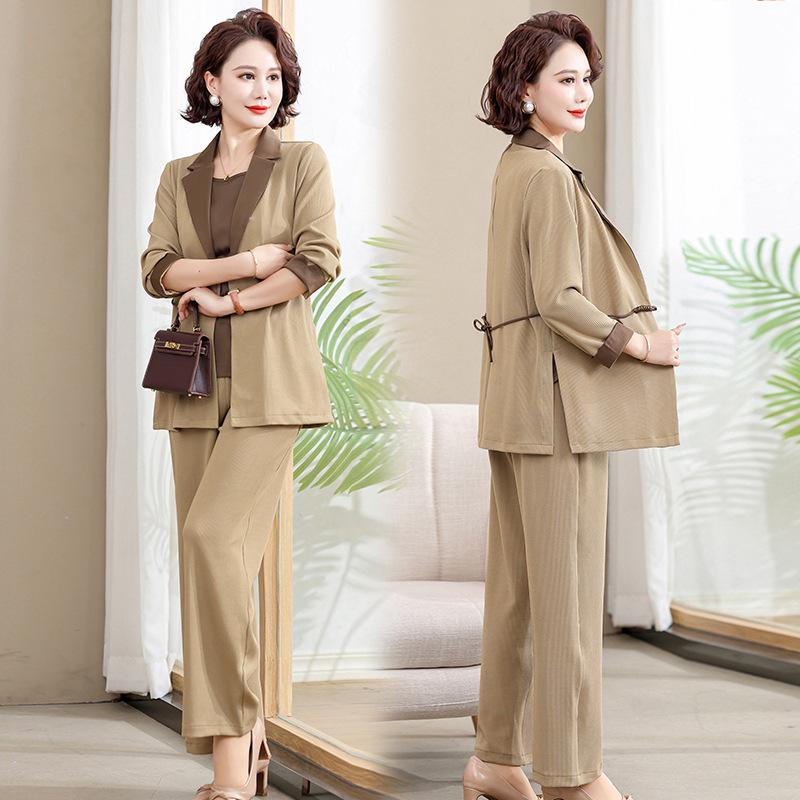 Stylish Autumn Three-Piece Set for 50+ Women: Age-Defying Casual Suit
