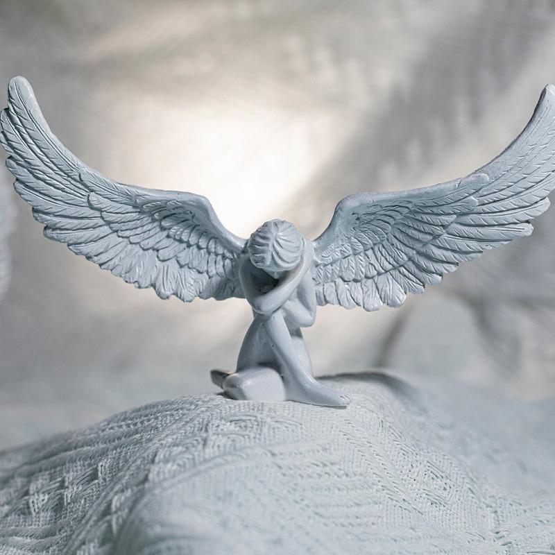 Europäischer Stil Harz-Engelsstatue mit ausgebreiteten Flügeln Erlösungsskulptur Kreatives Kunsthandwerk Ornamente für Zuhause Büro Schreibtisch