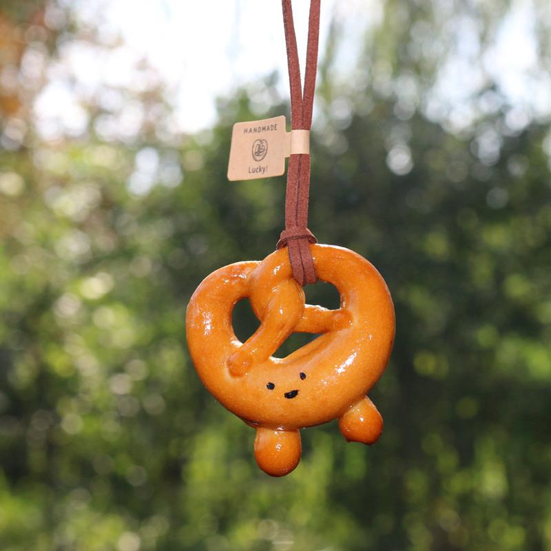 Lovely Bagel Alkaline Bread Pendant Cute Sweater Chain Pretzel Necklace Bag Hanging Car Interior Croissant Bag Accessory