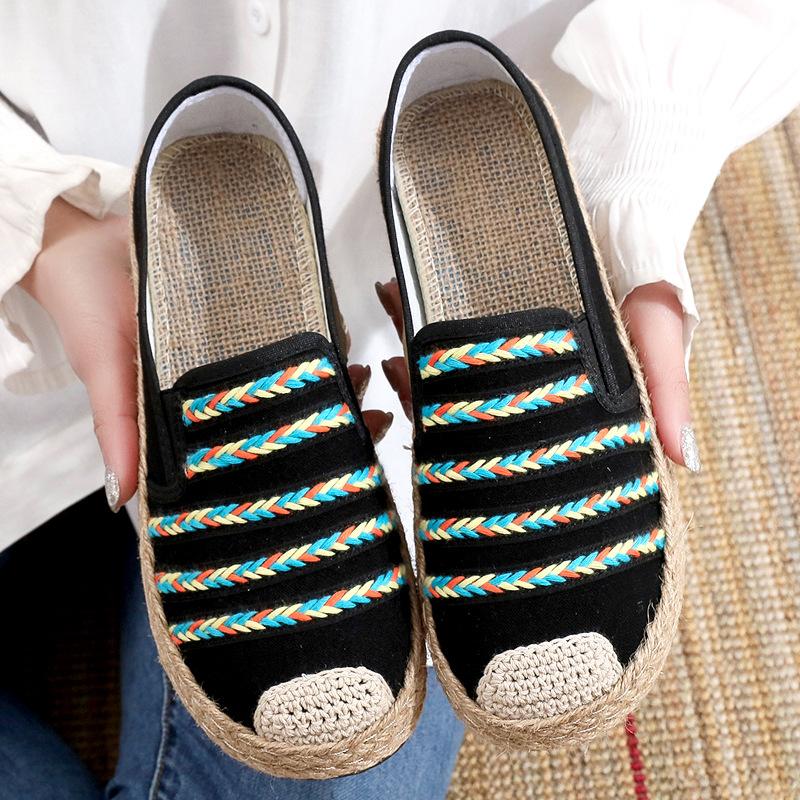 25 new and old Beijing cloth shoes women's casual ethnic style mother shoes breathable one-pedal women's shoes soft-soled casual shoes