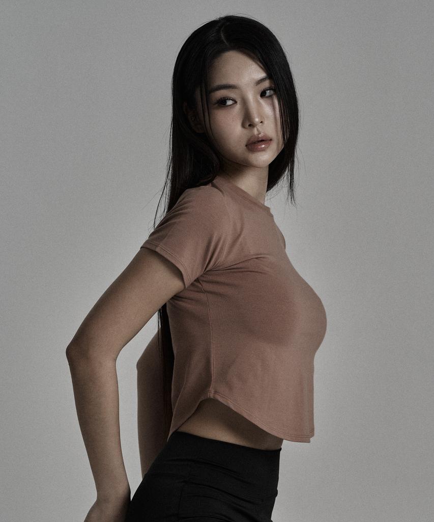 JELEVE Sporty Logo Crop Short Sleeve [Brown]