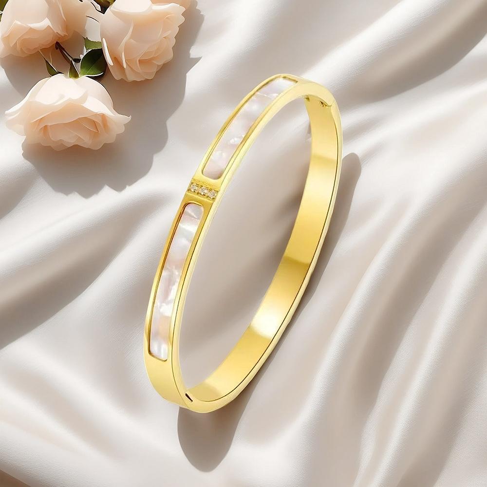 

Women s Rose Shell Bracelet Three Simple Fashionable Temperament Buckle Bracelet 19CM