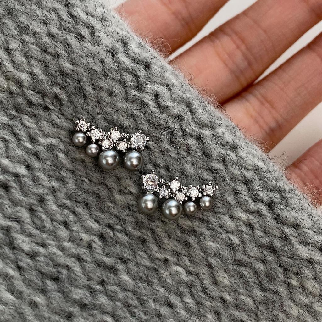 New in fresh and cool diamonds inlay gray pearl earrings with a simple gentle and high-end earrings for women part jewelry gifts