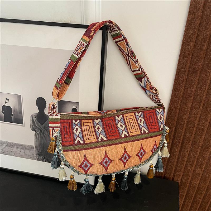 Vintage Ethnic Style Tassel Shoulder Bag With Water Dumpling Shape For Daily Use