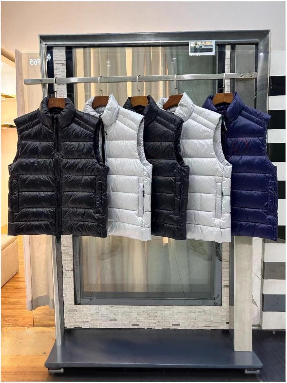 

Crofton Unisex Lightweight Down Vest - Casual Fashion Gilet 2229M S камуфляжний/синій
